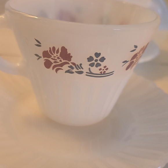 Vintage Termocrisa Mexico Opaque milk glass teacup and saucer Set - Picture 3 of 14